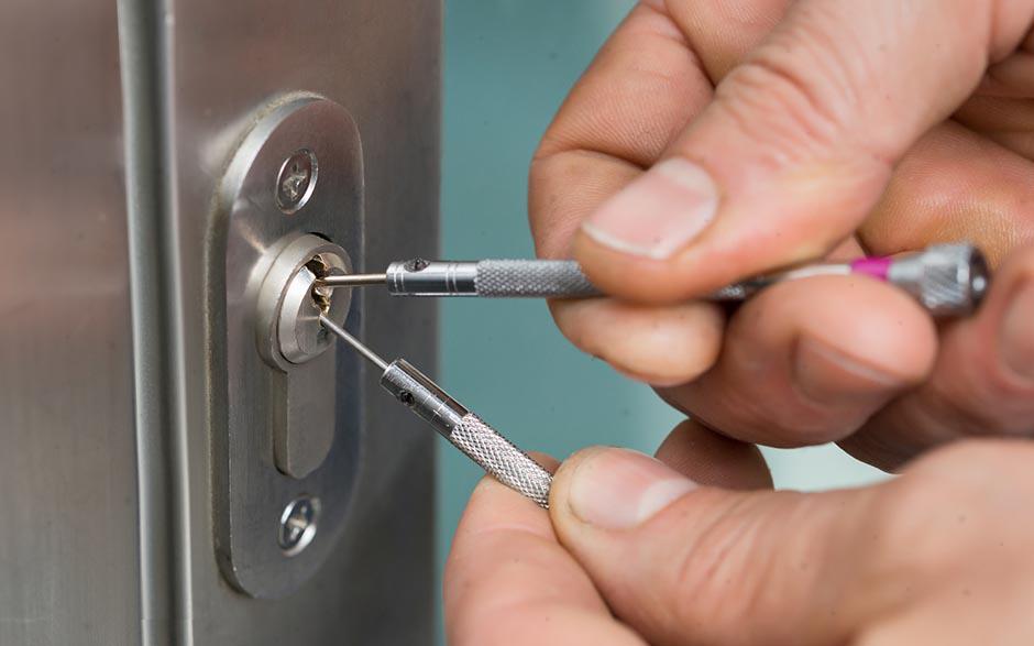 serrurier ouverture de porte service Paris 16
